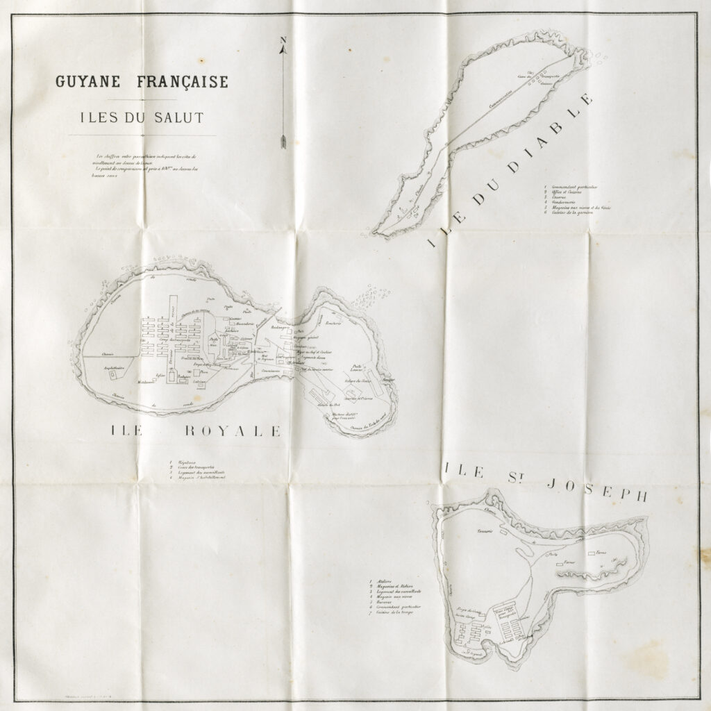 Historical map showing Île Royale and Île du Diable in French Guiana with labeled harbors and structures.
